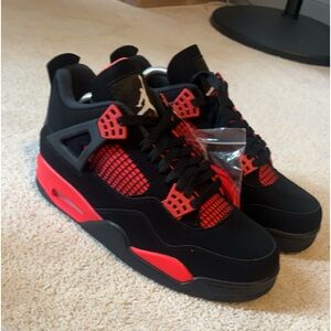 Jordan 4 red thunders size 8.5 men’s  ( Not used ~ need to sell asap )